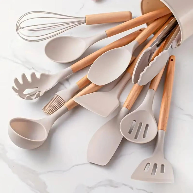 "Conjunto 12 Peças de Utensílios de Cozinha em Silicone"